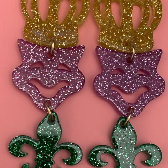 Mardi Gras Party Earrings #party #masquerade #parade - Picture 3 of 4